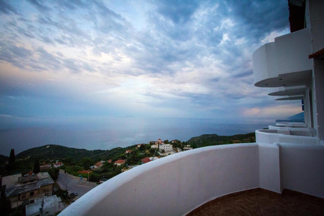 Paradise Lukova Hotel Εξωτερικό φωτογραφία