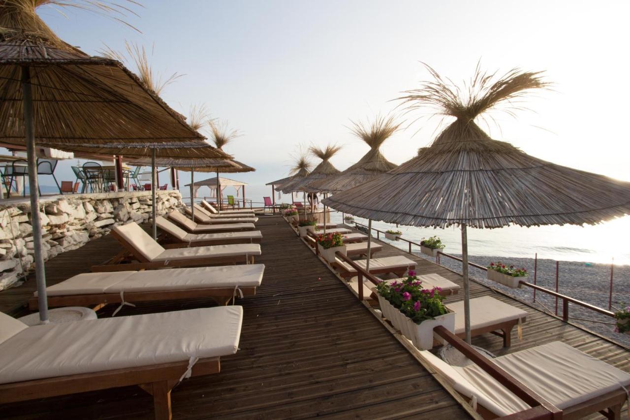 Paradise Lukova Hotel Εξωτερικό φωτογραφία