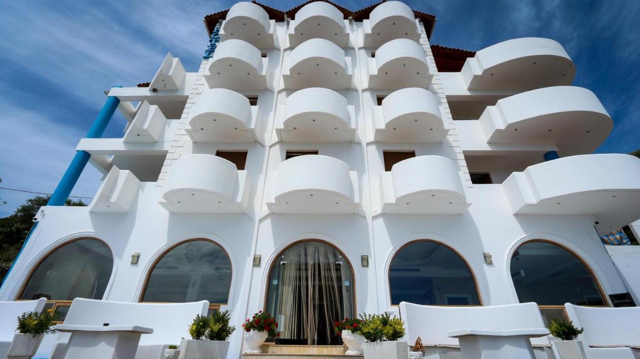 Paradise Lukova Hotel Εξωτερικό φωτογραφία