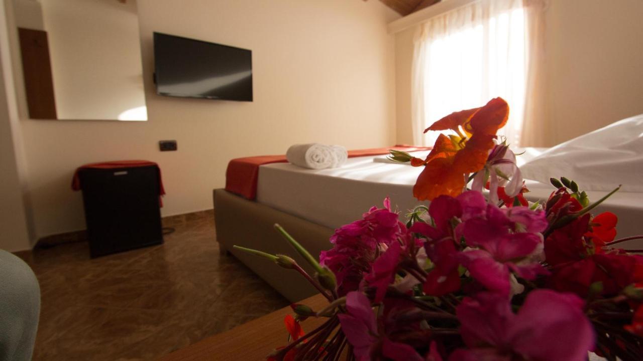 Paradise Lukova Hotel Εξωτερικό φωτογραφία