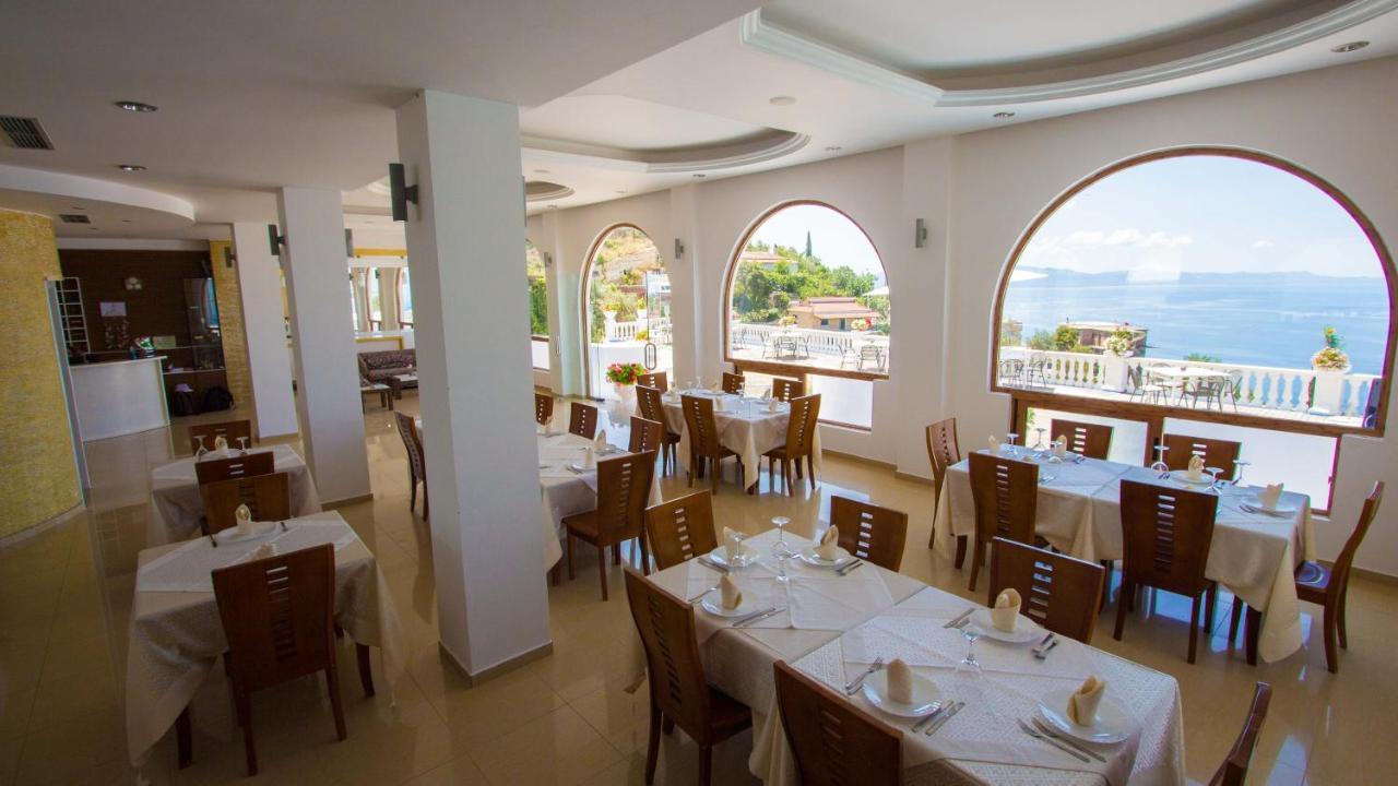 Paradise Lukova Hotel Εξωτερικό φωτογραφία