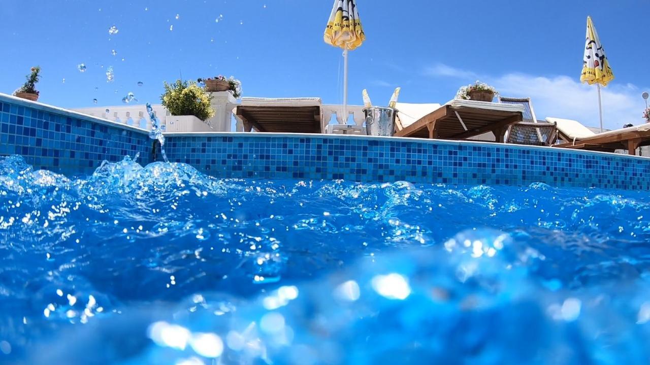 Paradise Lukova Hotel Εξωτερικό φωτογραφία