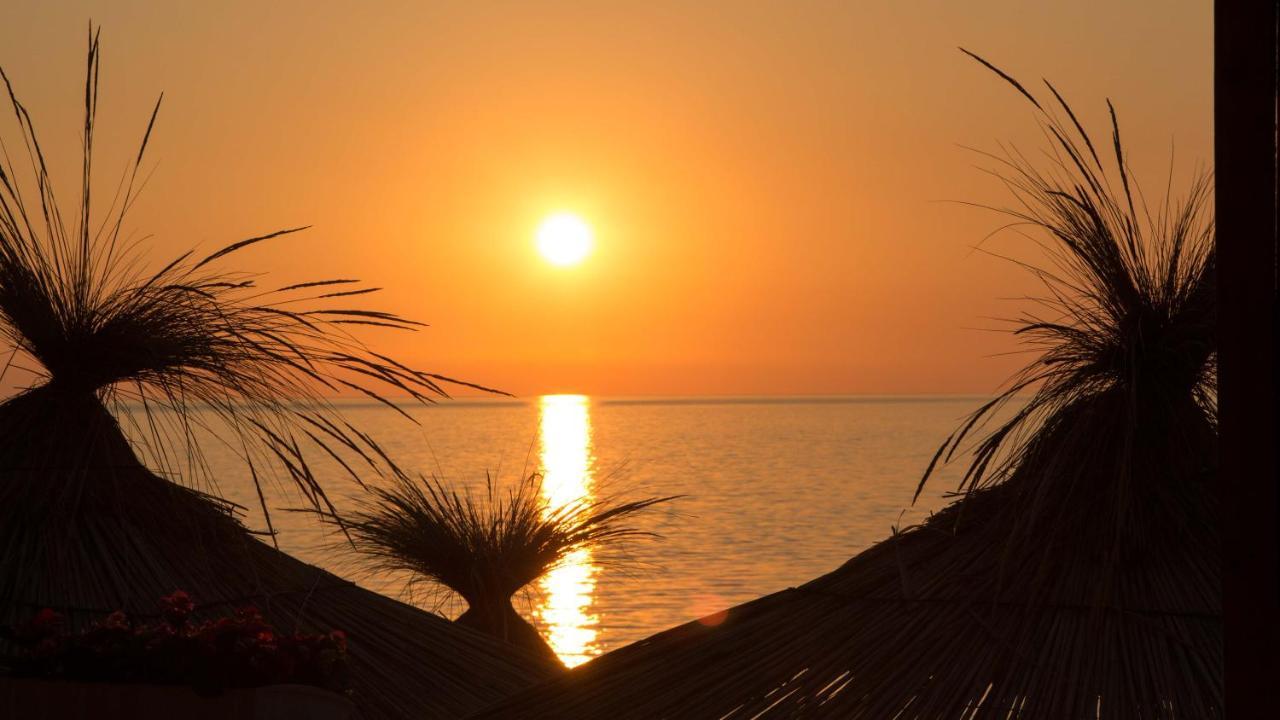 Paradise Lukova Hotel Εξωτερικό φωτογραφία