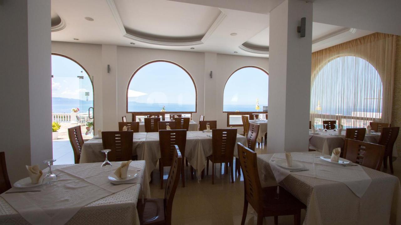 Paradise Lukova Hotel Εξωτερικό φωτογραφία