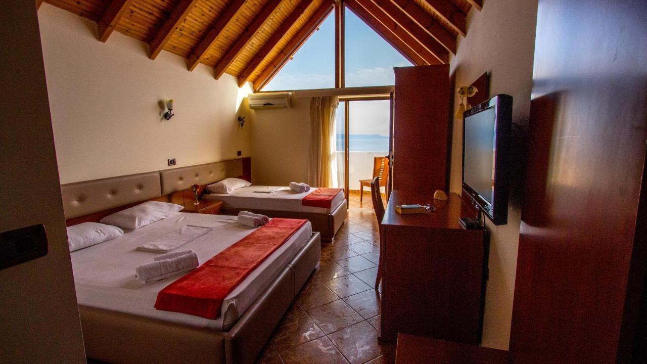 Paradise Lukova Hotel Εξωτερικό φωτογραφία