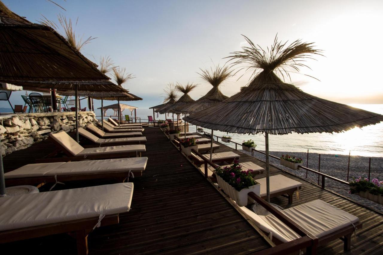 Paradise Lukova Hotel Εξωτερικό φωτογραφία