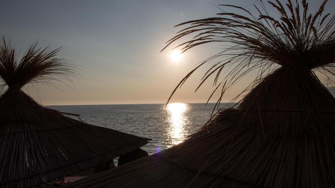Paradise Lukova Hotel Εξωτερικό φωτογραφία