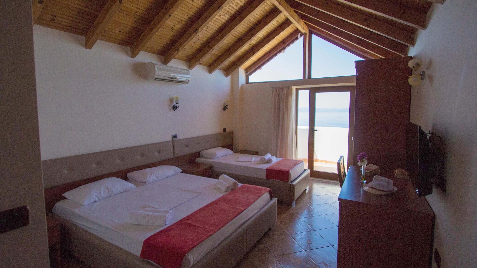 Paradise Lukova Hotel Εξωτερικό φωτογραφία