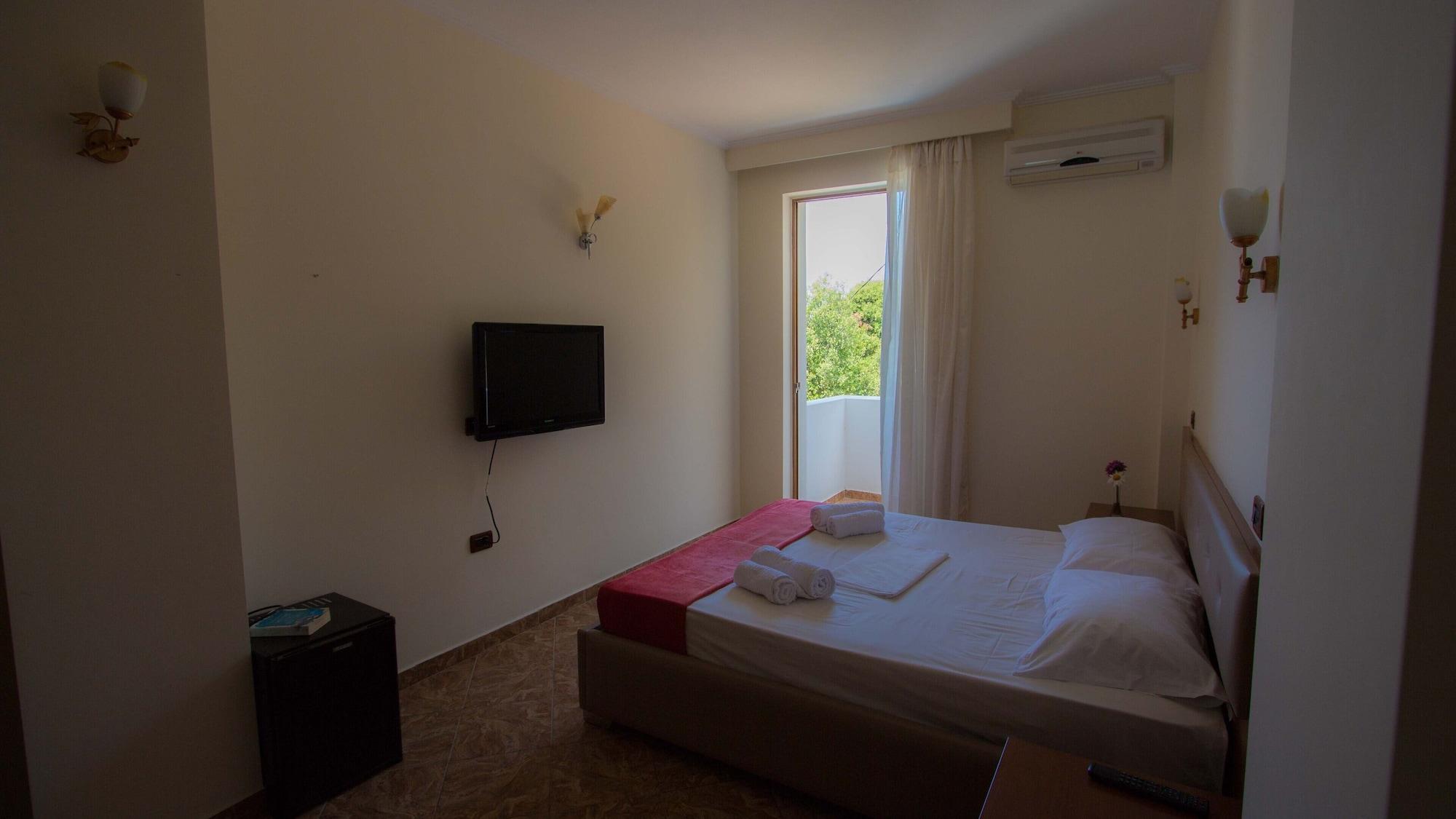 Paradise Lukova Hotel Εξωτερικό φωτογραφία