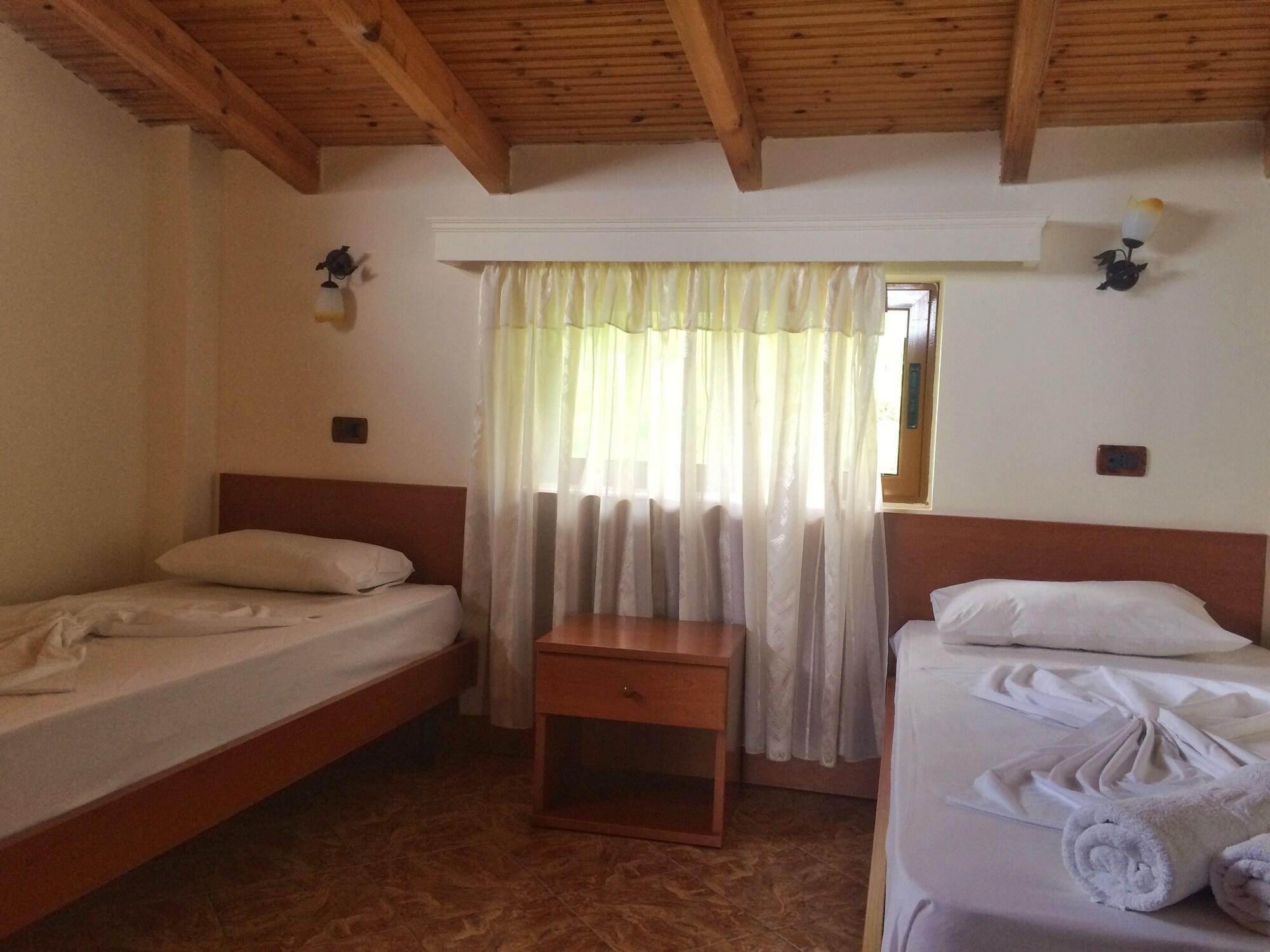 Paradise Lukova Hotel Εξωτερικό φωτογραφία