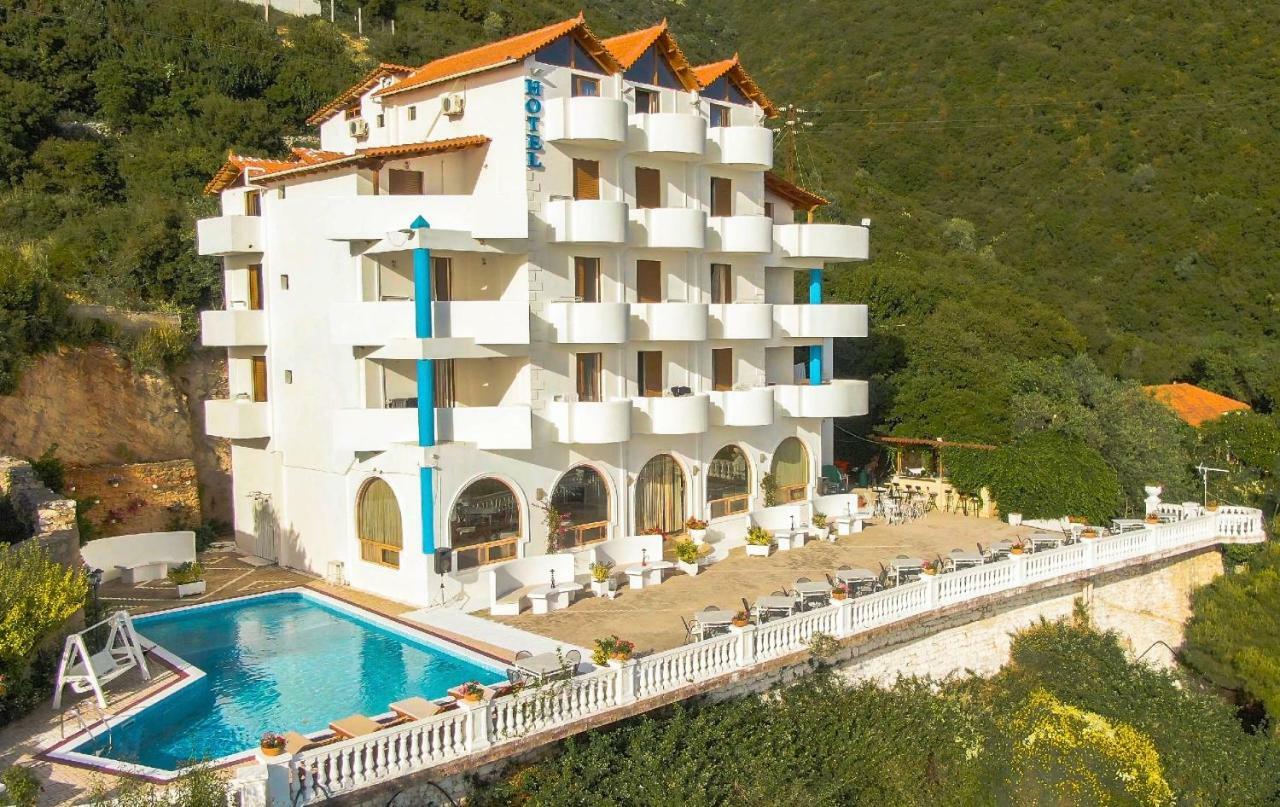 Paradise Lukova Hotel Εξωτερικό φωτογραφία