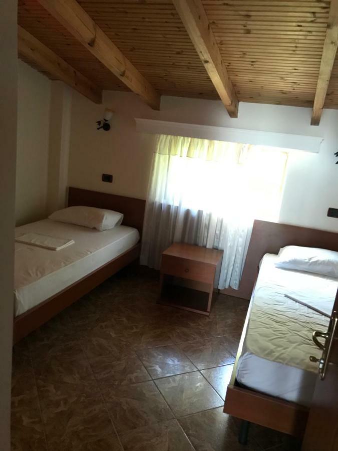 Paradise Lukova Hotel Εξωτερικό φωτογραφία