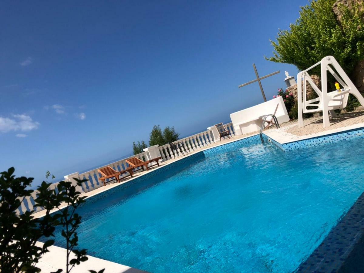 Paradise Lukova Hotel Εξωτερικό φωτογραφία
