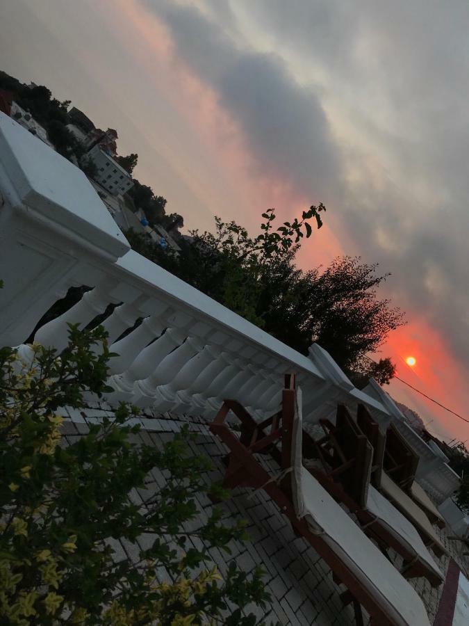 Paradise Lukova Hotel Εξωτερικό φωτογραφία