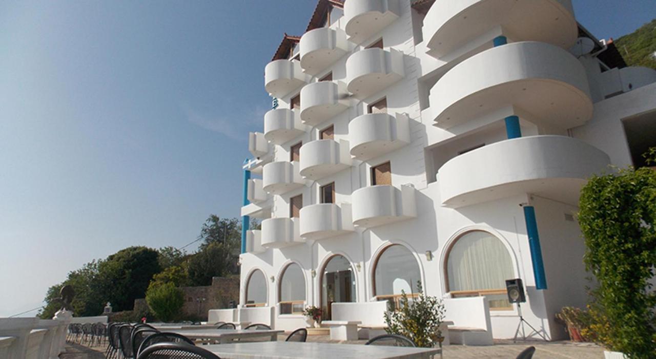 Paradise Lukova Hotel Εξωτερικό φωτογραφία